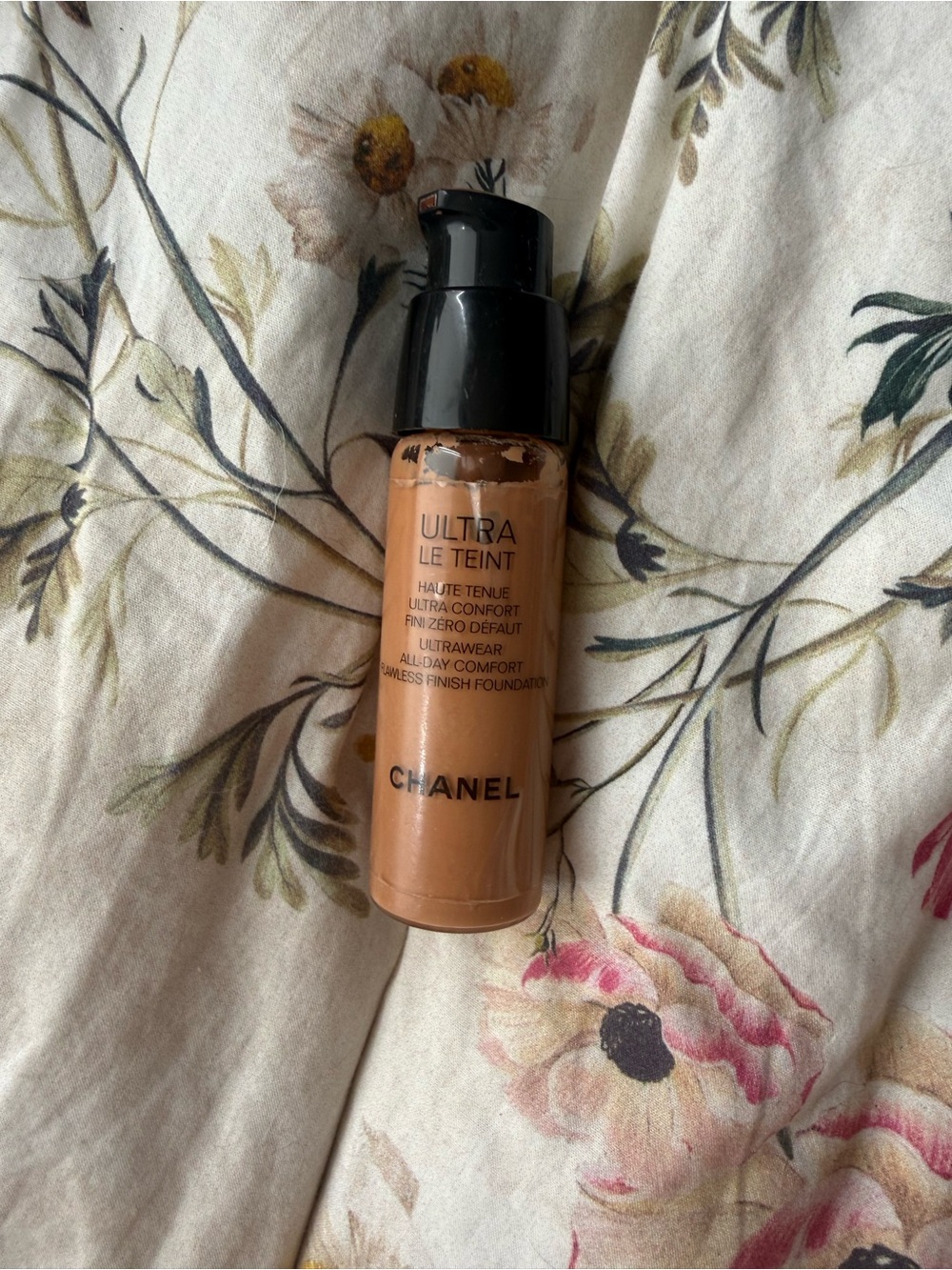 CHANEL Ultra Le Teint Foundation - Warm Brown Shade